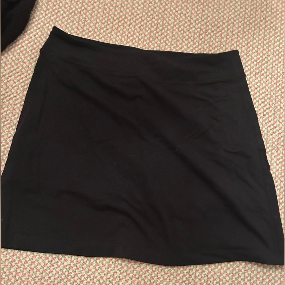 ATHLETA Workout Skirt with Shorts in Black Size Large Tall, great worn condition